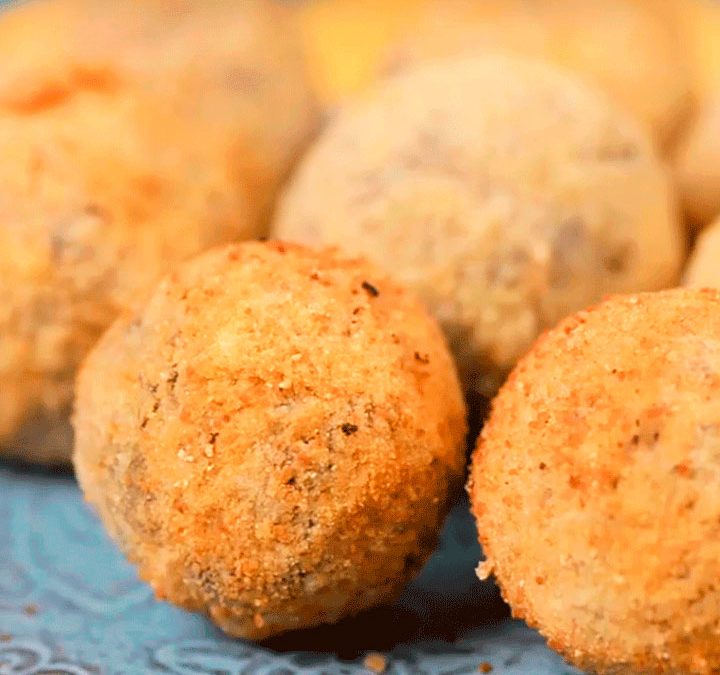 Bolinho de feijão com couve e alho Akio