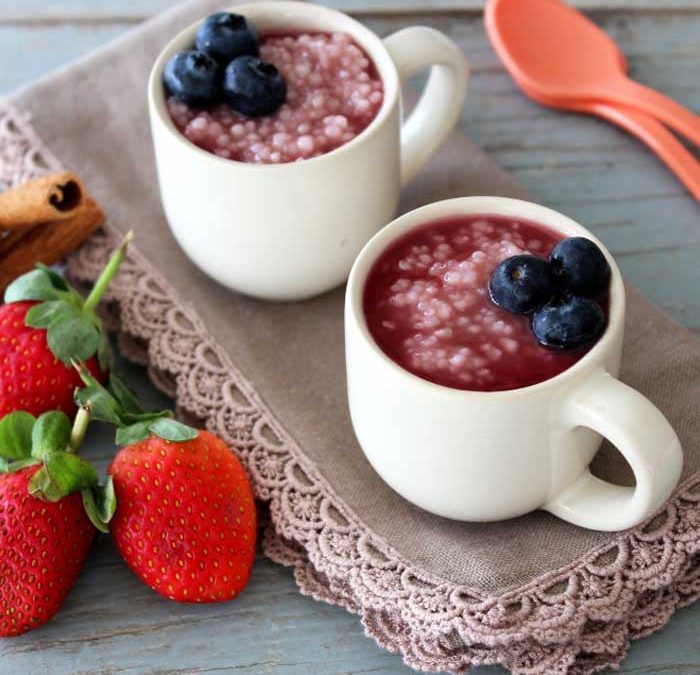 Sagu de tapioca granulada Akio com frutas